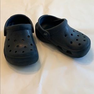Navy Crocs sz 7 toddler